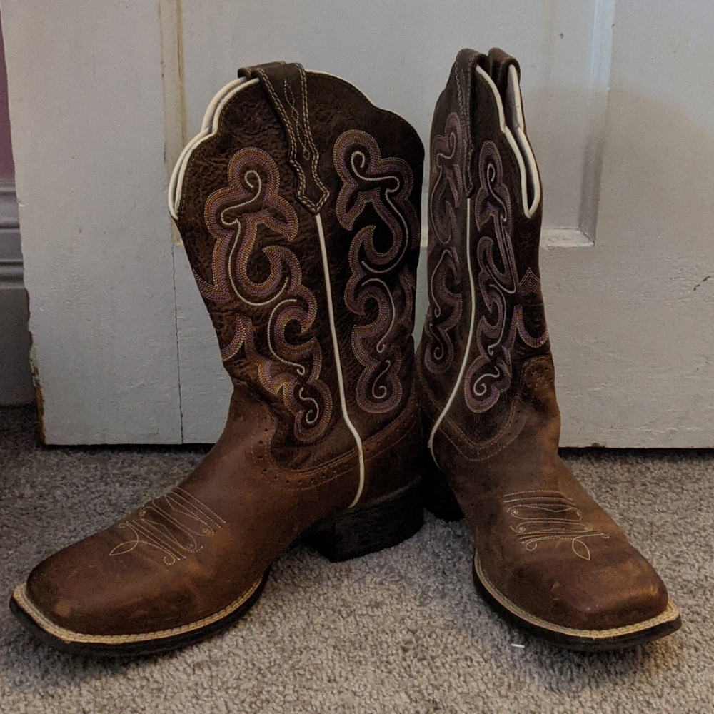 Ariat leather cowboy boots